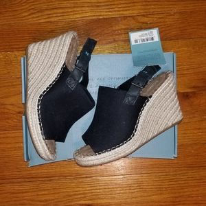 Toms Women's Wedges Size 6